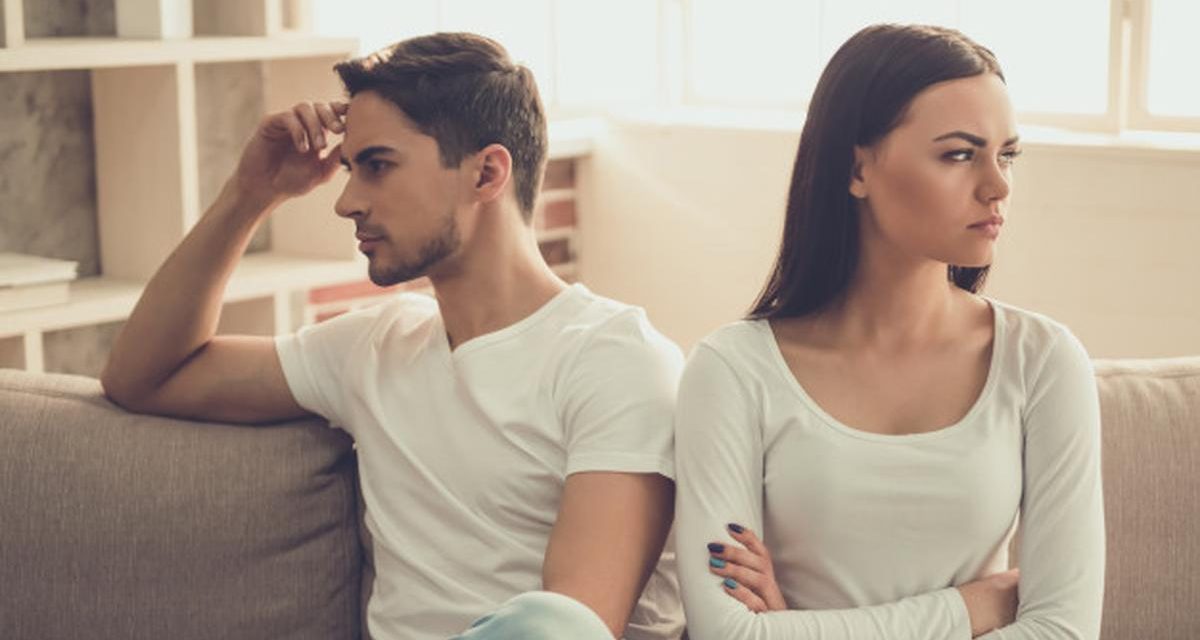 Hubungan Terancam? Ini 4 Ciri Pasangan Yang Belum Move On