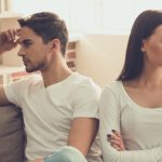 Hubungan Terancam? Ini 4 Ciri Pasangan Yang Belum Move On