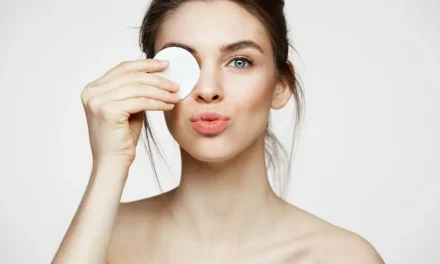 Atasi Kantung Mata Hitam Dengan Perawatan Harian Yang Tepat