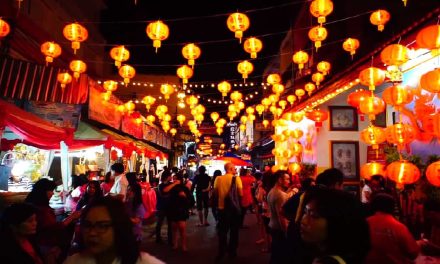 Menikmati Nuansa Chinatown Sambil Berburu Kuliner Halal