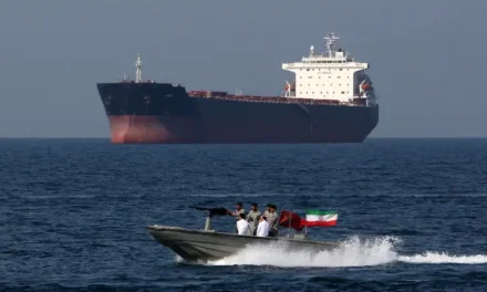 Iran Buka Jalur Pelayaran Selat Hormuz Bagi Kapal Non-Musuh