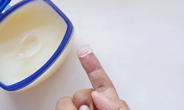 1001 Manfaat Vaseline Petroleum Jelly Di Serbu Kaum Wanita