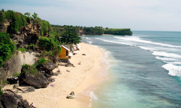 Pantai Balangan Surganya Para Peselancar Di Bali