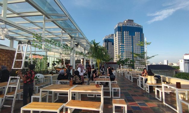 Roof Top Pada Coffee Shop Selalu Menjadi Daya Tarik Anak Muda