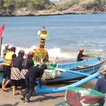 Larung Sesaji Tradisi Spiritual Menghubungkan Manusia Dan Alam
