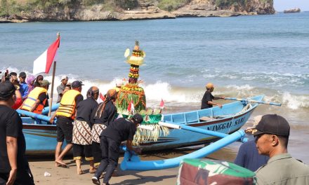 Larung Sesaji Tradisi Spiritual Menghubungkan Manusia Dan Alam
