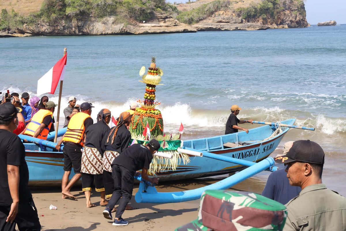 Larung Sesaji